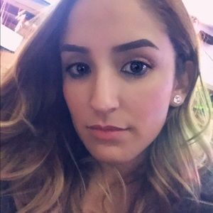 Meet your Posher, Ana